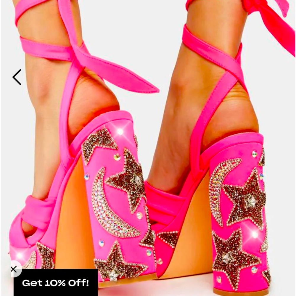 Azalea Wang Platform. 7.5